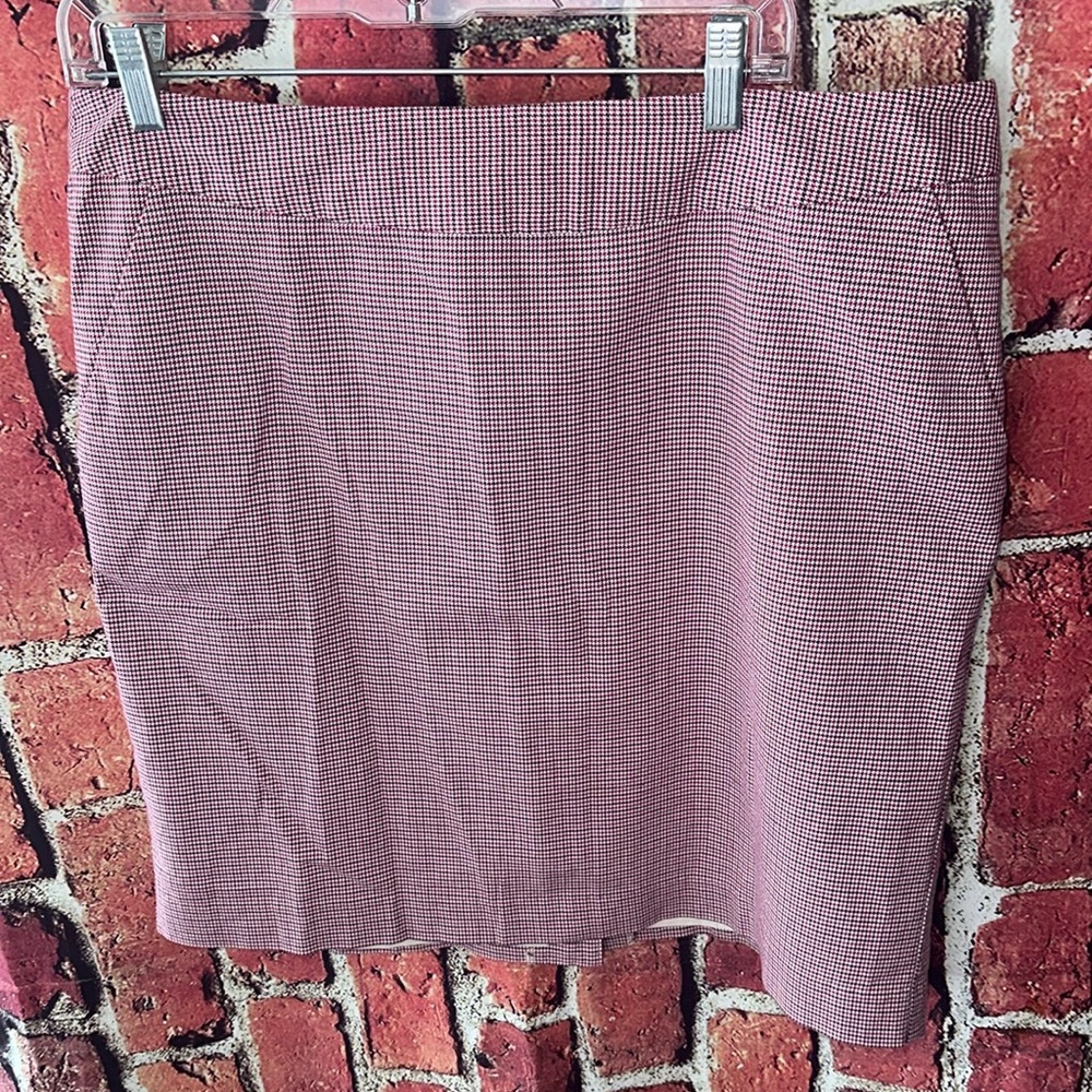 LL Bean Pink Burgundy Houndstooth Wool Blend Favorite Fit Skirt size 16